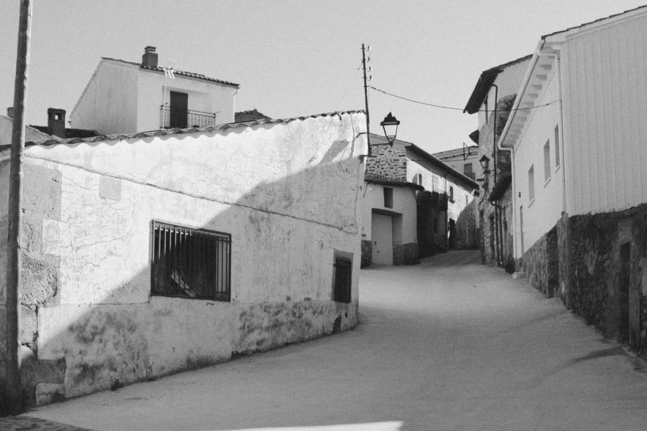 La Grulla Gris Guest House Perales del Puerto Exterior photo